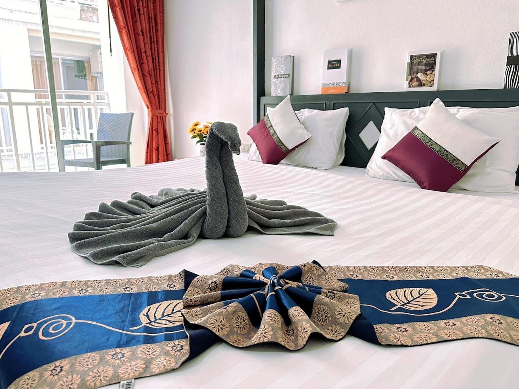 Hotel Baya Phuket Patong Værelse billede