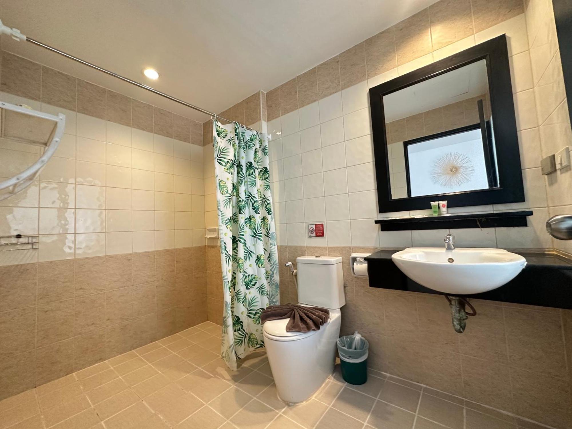 Hotel Baya Phuket Patong Eksteriør billede